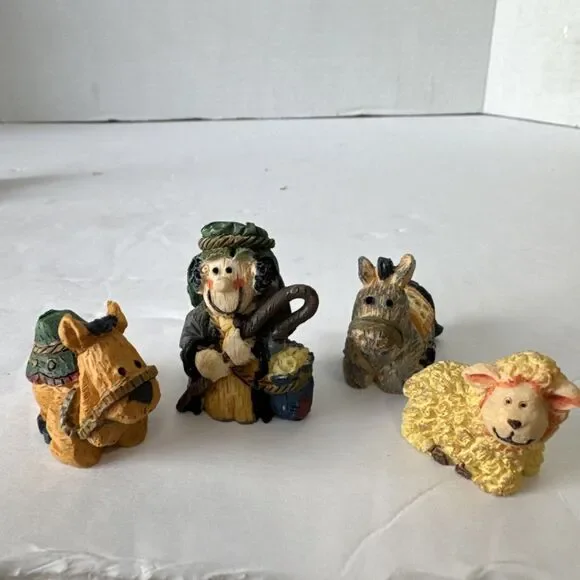 GIFTCO Vintage Holy Nativity Miniatures 11 Piece Set Polystone- Excellent In Box - Picture 7 of 11